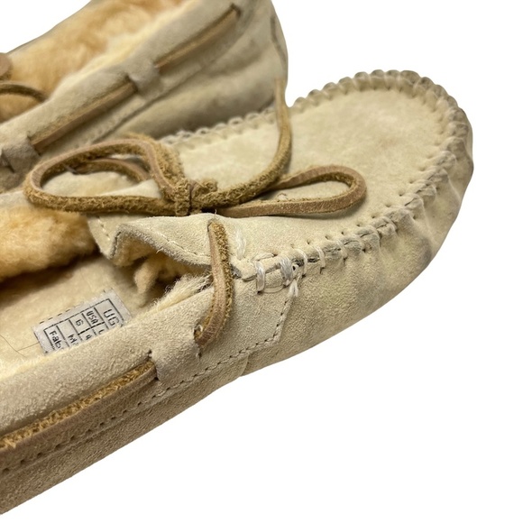 UGG AUSTRALIA Moccasins Cream Suede Leather Flats Slippers 5612 Sherpa Shoes 6 - Picture 12 of 16